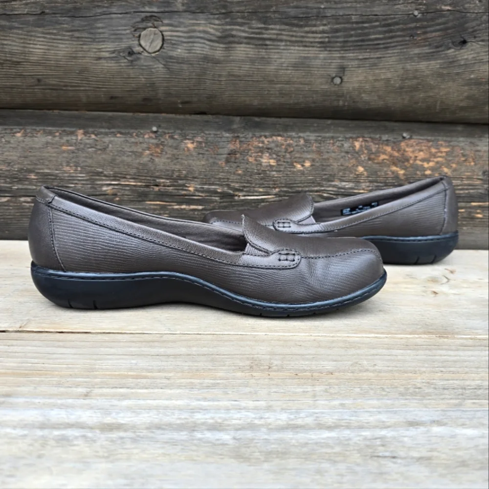 Clarks Bendables Bayou Classic Minimalist Taupe Leather Comfort Loafers 9W